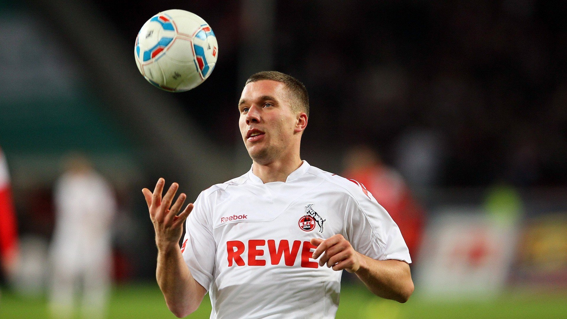 英超一名英超球星被当街持枪威胁对方是业内经纪人，英超最严重的受伤